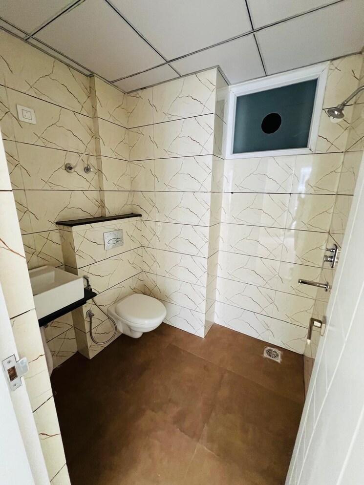 Bathroom, maxxus-elanza 3 Bedroom 1100 Sq.Ft. Apartment In International Airport Road Zirakpur 9211507