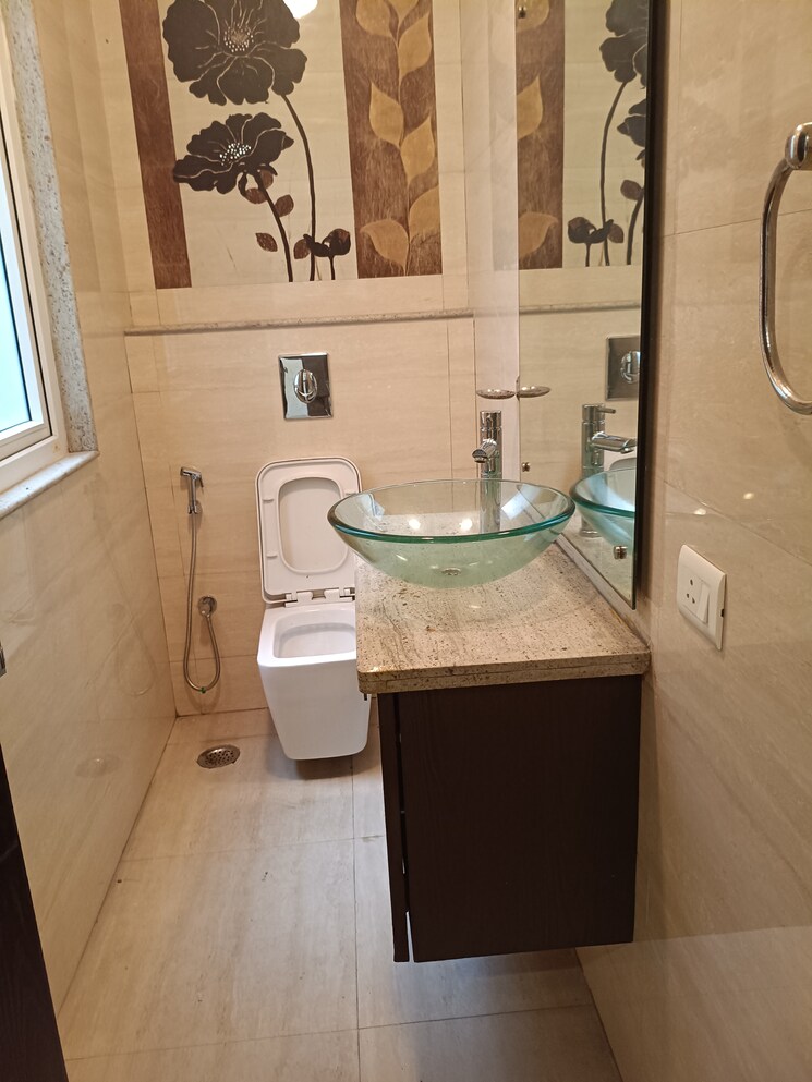 Kitchen, new friends colony 4 Bedroom 300 Sq.Yd. Builder Floor In New Friends Colony Delhi 9211625