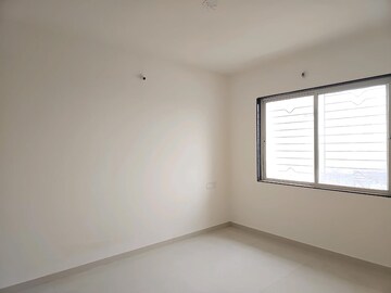 Room in 2.5 BHK Apartment at Sukhwani Hermosa Casa, Mundhwa – for Rent
