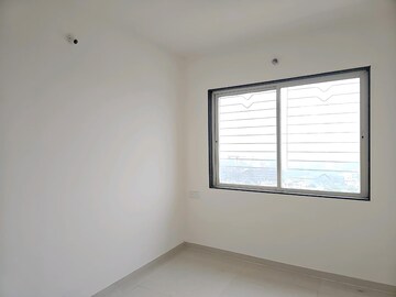 Room in 2.5 BHK Apartment at Sukhwani Hermosa Casa, Mundhwa – for Rent