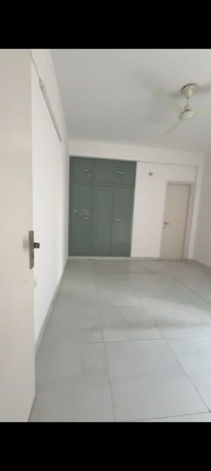 Room in 2 BHK Apartment at Sarvottam NX Avenue, Tech Zone 4 Greater Noida – for Rent