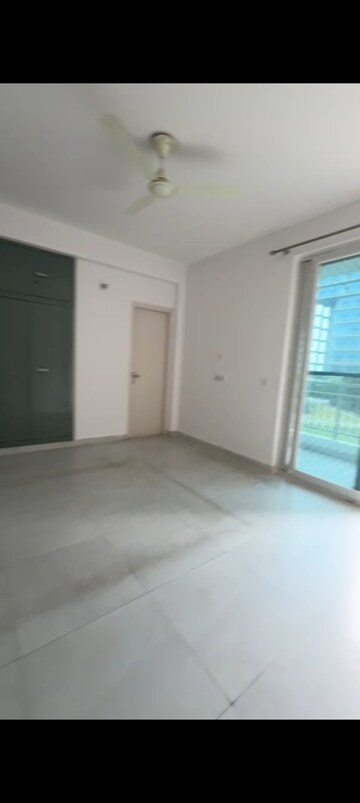 Room in 2 BHK Apartment at Sarvottam NX Avenue, Tech Zone 4 Greater Noida – for Rent