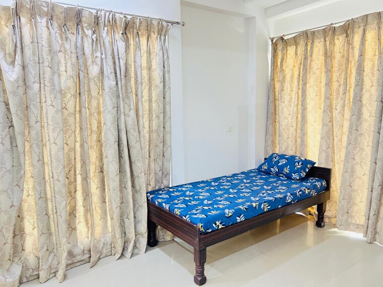 Bedroom, alkapuri Pg For Boys & Girls In Alkapuri 9211526