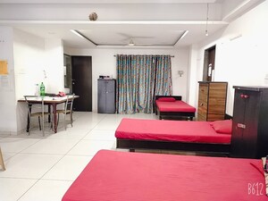  Pg For Rent in Alkapuri