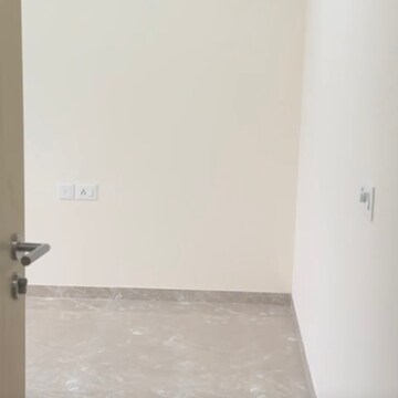 Room in 2 BHK Apartment at L&T Emerald Isle, Budhia Jadhav Wadi – for Rent