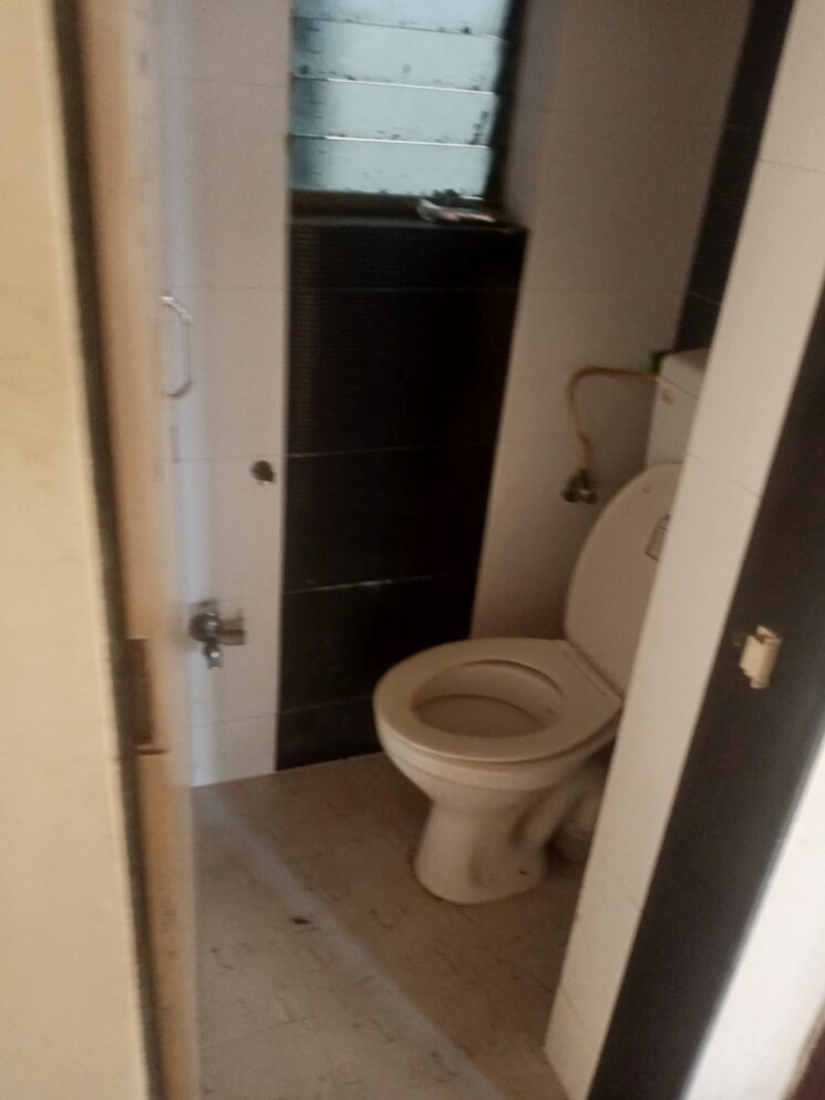 Bathroom, salasar-aangan 1 Bedroom 740 Sq.Ft. Apartment In Mira Road Thane 9211607