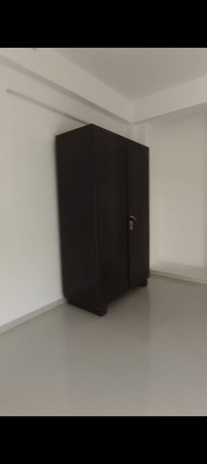 Room in 3 BHK Apartment at Arihant Amber, Sector 1 Greater Noida – for Sale