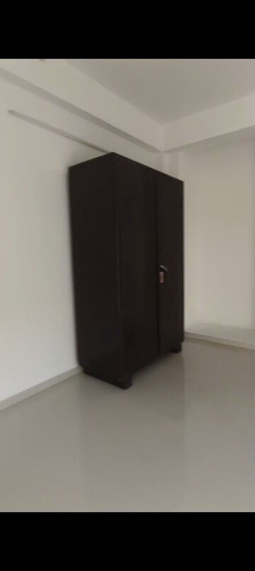 Room in 3 BHK Apartment at Arihant Amber, Sector 1 Greater Noida – for Sale