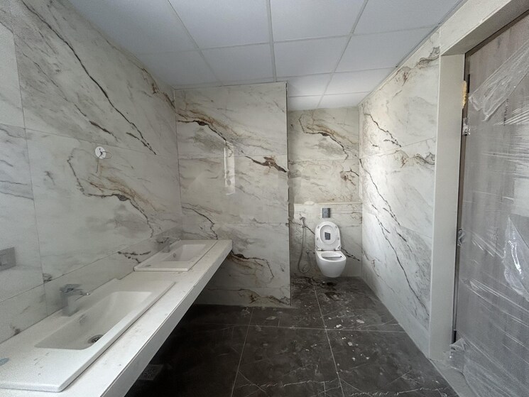 Bathroom, sri-fortune-sonthalia-sky-villas 4 Bedroom 7338 Sq.Ft. Apartment In Kokapet Hyderabad 9211639