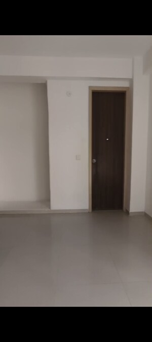 Room in 3 BHK Apartment at Arihant Amber, Sector 1 Greater Noida – for Sale