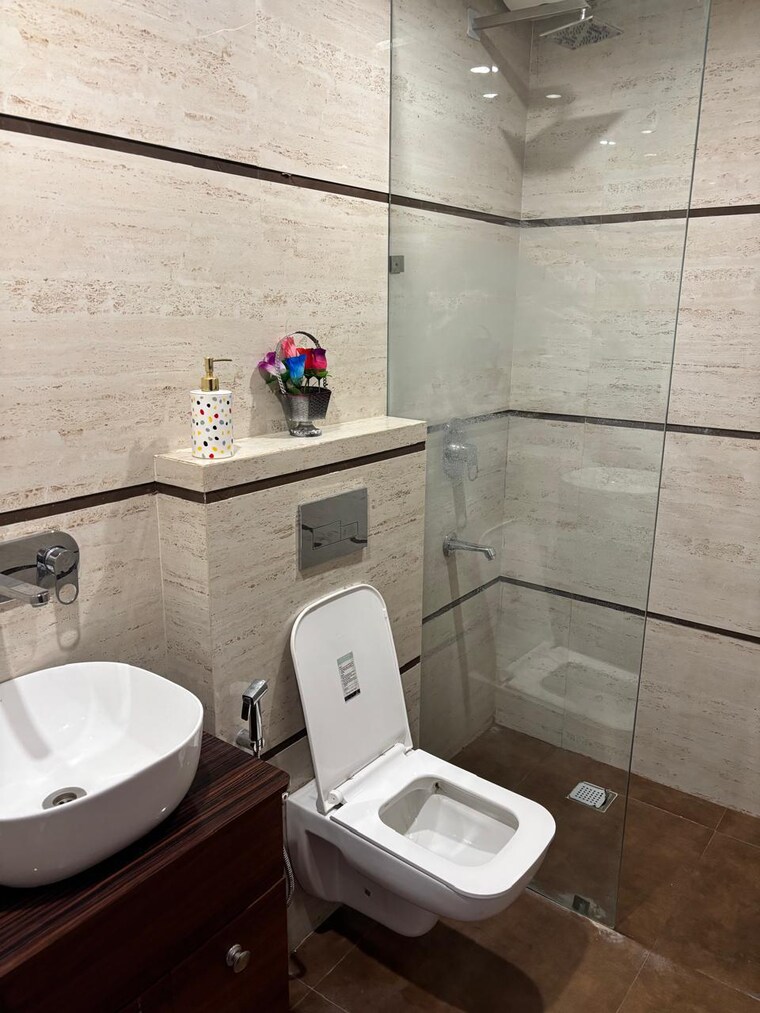 Bathroom, silver-city-extention 3 Bedroom 1690 Sq.Ft. Apartment In Vip Road Zirakpur 9211722
