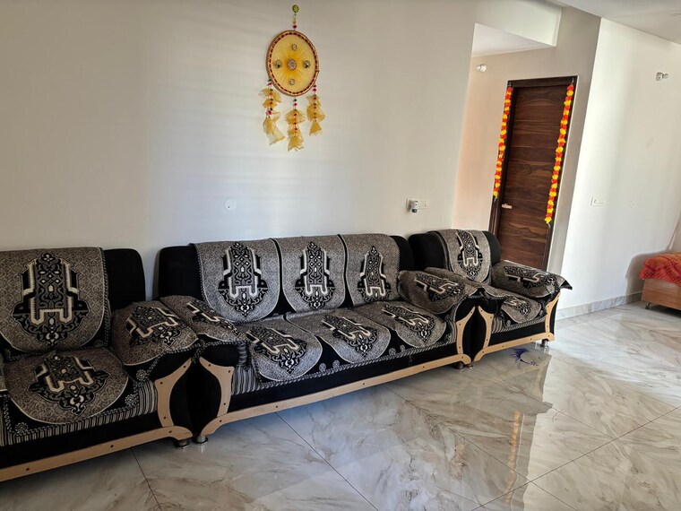Living Room, silver-city-extention 3 Bedroom 1690 Sq.Ft. Apartment In Vip Road Zirakpur 9211722