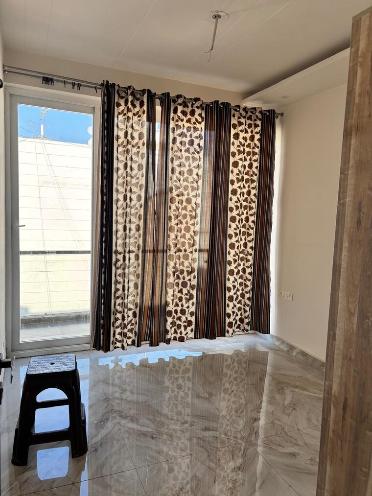 Bedroom, silver-city-extention 3 Bedroom 1690 Sq.Ft. Apartment In Vip Road Zirakpur 9211722