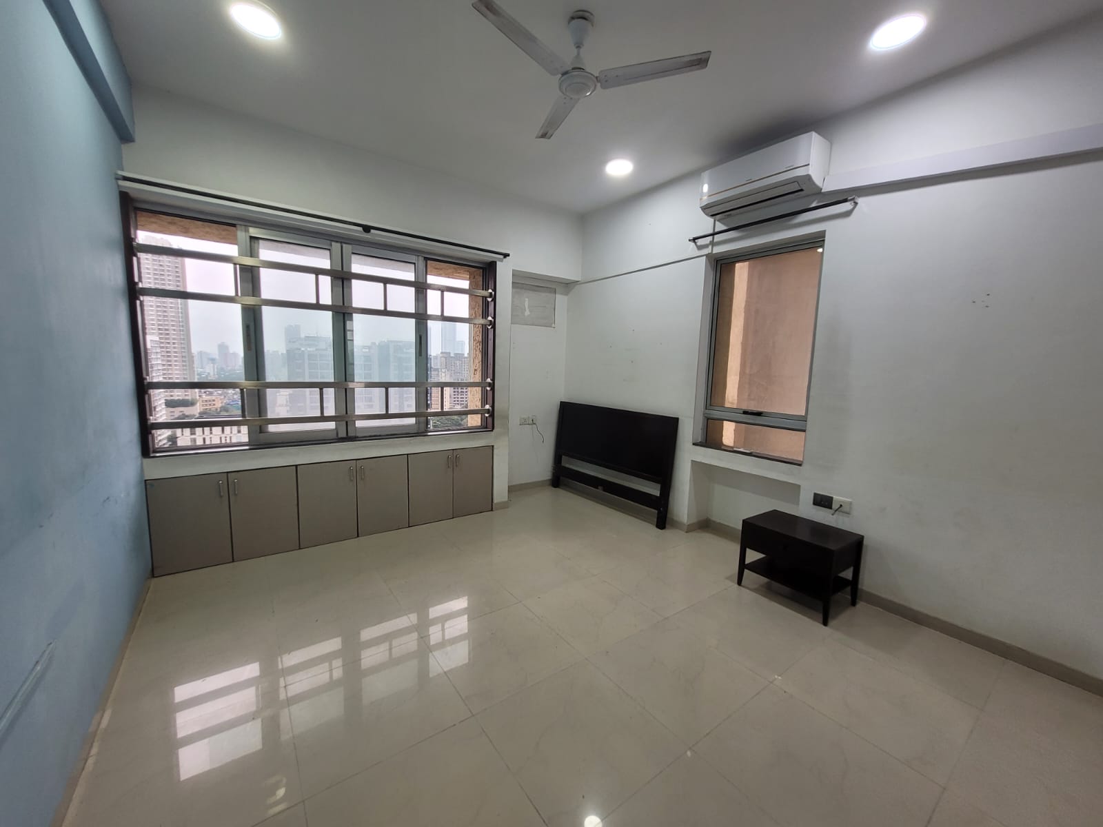 3 BHK + Servant Room Apartment For Sale in Magnum Tower
