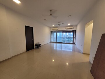 Room in 3 BHK Apartment at Magnum Tower, Parel – for Sale