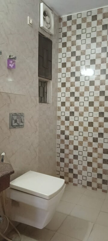 Bathroom in 3 BHK Builder Floor at DLF Alameda Independent Floors, Sector 73 – for Sale