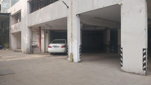 Parking in 3 BHK Apartment at Meera Tower, Andheri West – for Sale