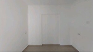 Room in 2 BHK Apartment at Raymond Ten X Habitat, Pokhran Road No Two – for Rent