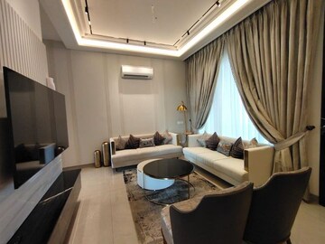Team Area in 4 BHK Apartment at Sector 77 – for Sale