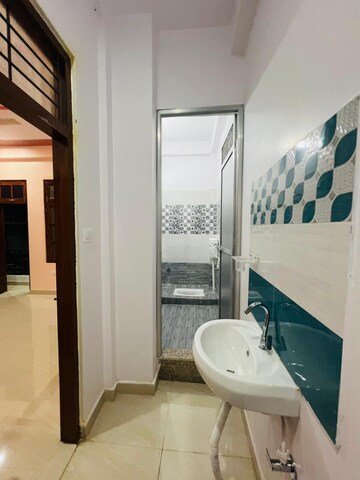 Bathroom in 2 BHK Builder Floor at Chinhat – for Rent