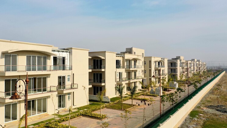 Exterior View, bptp-amstoria 3 Bedroom 303 Sq.Yd. Builder Floor In Sector 102 Gurgaon 9211922