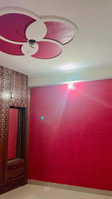 Furnished Amenities in 2.5 BHK Apartment at Aims Golf City, Sector 75 – for Rent