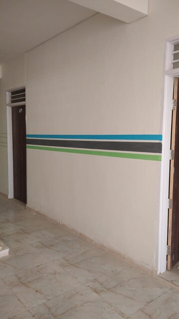 Room in 3 BHK Independent House at Sector 40 – for Rent