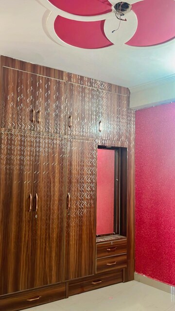 Furnished Amenities in 2.5 BHK Apartment at Aims Golf City, Sector 75 – for Rent