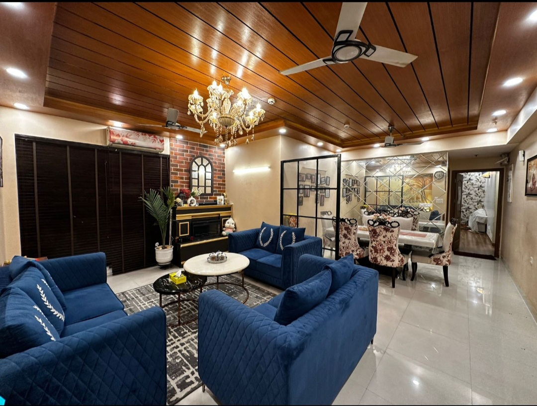 4 BHK + Servant Room,Extra Room Apartment For Rent in Kalpataru Vista