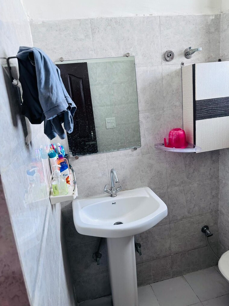Bathroom, sector 127 Studio 650 Sq.Ft. Apartment In Sector 127 Mohali 9211985
