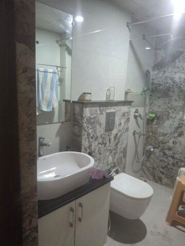 Bathroom in 3 BHK Apartment at Amrapali Silicon City, Sector 76 – for Rent