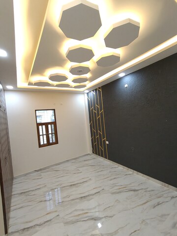 Room in 3 BHK Independent House at Jankipuram Extension – for Sale