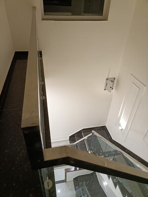 Furnished Amenities in 3.5 BHK Builder Floor at Sector 70a – for Sale