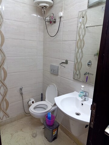 Bathroom in 2 BHK Builder Floor at Green Park – for Rent