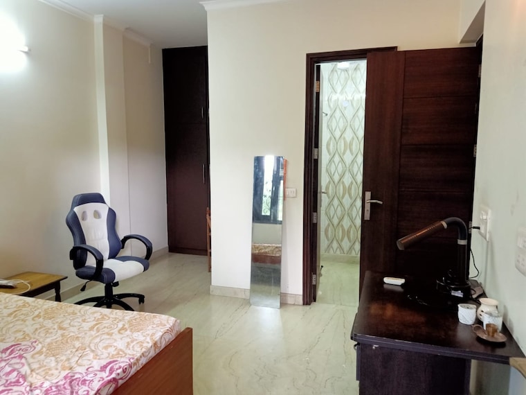 Bedroom, green park 2 Bedroom 160 Sq.Yd. Builder Floor In Green Park Delhi 9211984