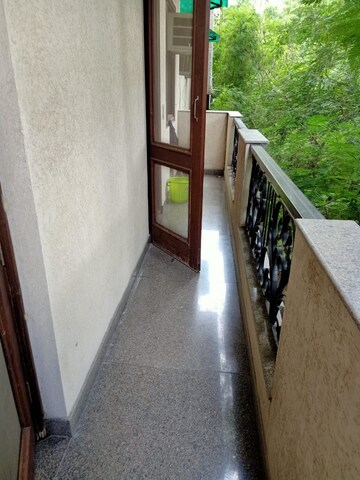 Balcony in 2 BHK Builder Floor at Green Park – for Rent
