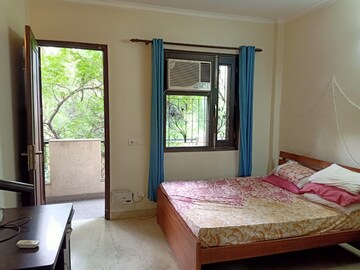 Bedroom in 2 BHK Builder Floor at Green Park – for Rent