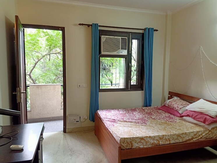Bedroom, green park 2 Bedroom 160 Sq.Yd. Builder Floor In Green Park Delhi 9211984