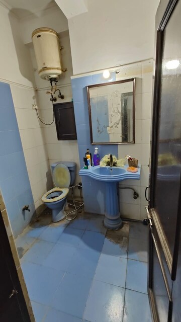 Team Area in 3 BHK Independent House at RWA Apartments Sector 40, Sector 40 – for Rent