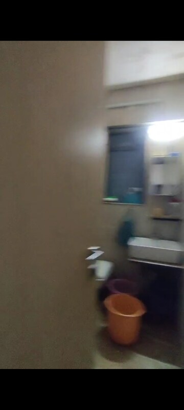 Furnished Amenities in 2 BHK Apartment at Vile Parle East – for Rent
