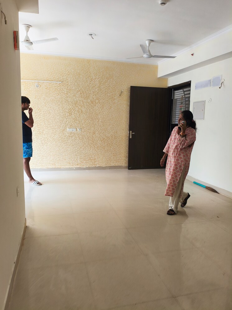 undefined, amrapali-crystal-homes 3 Bedroom 1375 Sq.Ft. Apartment In Sector 76 Noida 9212031