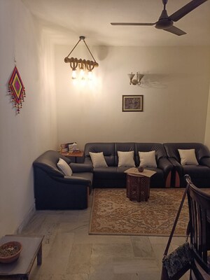 Living Room in 2 BHK Apartment at DLF Silver Oaks, Sector 26 – for Rent