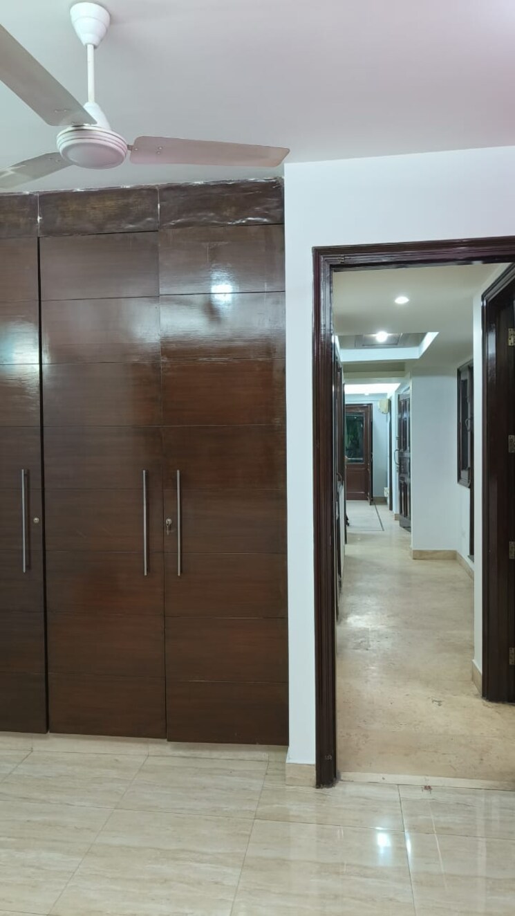 Room, safdarjung enclave 3 Bedroom 150 Sq.Yd. Builder Floor In Safdarjung Enclave Delhi 9212007