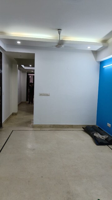 Room in 3 BHK Builder Floor at Safdarjung Enclave – for Rent