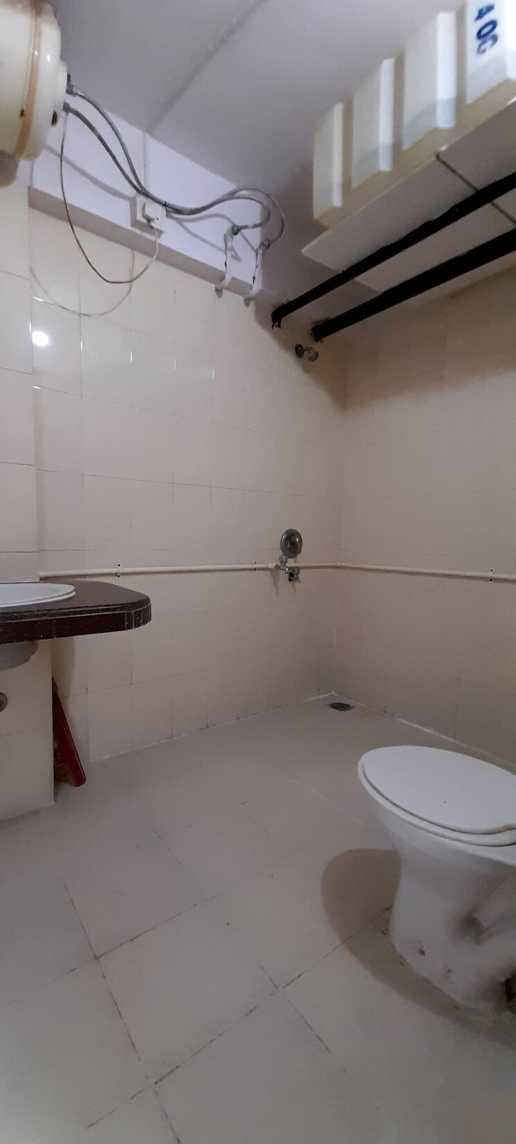 Bathroom, royal-palms-garden-view 2 Bedroom 764 Sq.Ft. Apartment In Goregaon East Mumbai 9212053