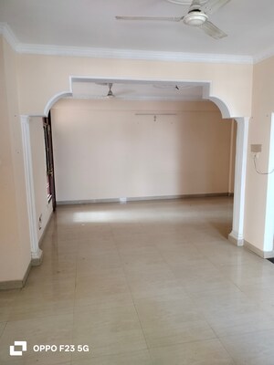 Room in 3 BHK Apartment at Raj Ganga Surya Square, Gomti Nagar – for Rent