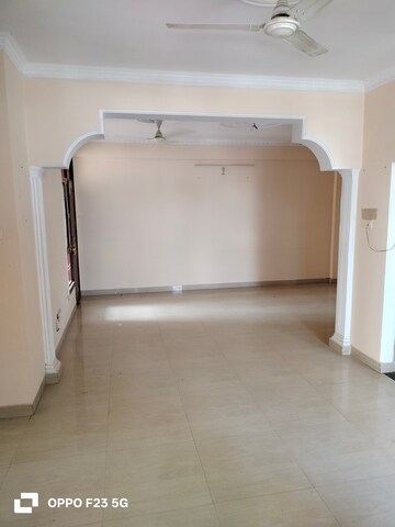 Room in 3 BHK Apartment at Raj Ganga Surya Square, Gomti Nagar – for Rent