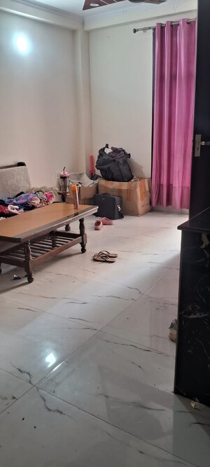 Team Area in 3 BHK Builder Floor at Sector 20 – for Rent