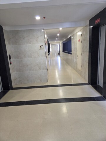Lift in 2 BHK Apartment at Sheth Zuri, Laxmi Nagar – for Rent