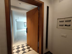 Room in 4 BHK Builder Floor at Nizamuddin – for Rent